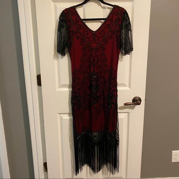 Metme Red & Black 20’s Flapper Dress With Sleeves Halloween Costume - Picture 8 of 8